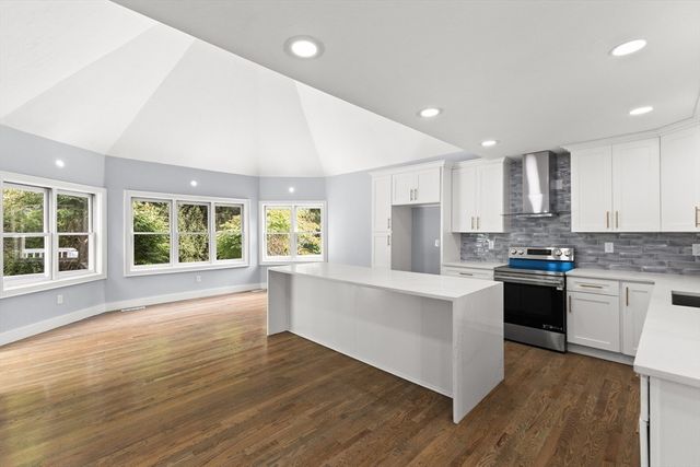 24 Country Club Dr 24, Plymouth, MA 02360