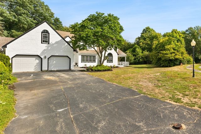 24 Country Club Dr 24, Plymouth, MA 02360