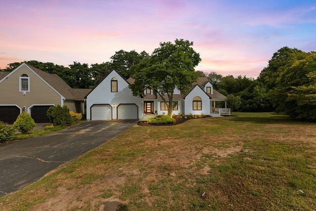 24 Country Club Dr 24, Plymouth, MA 02360