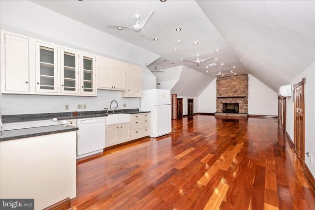 806 PARK AVE, Mount Airy, MD 21771