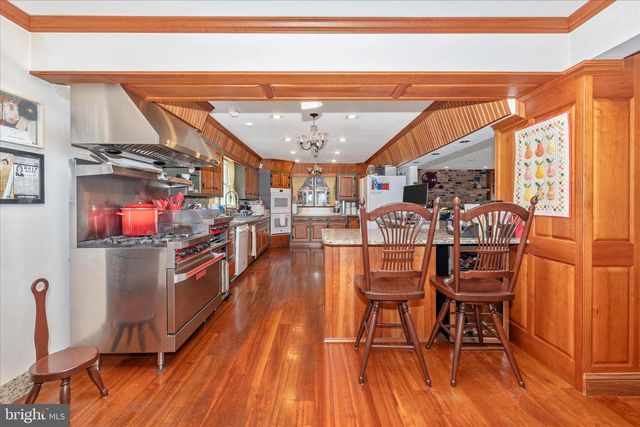 806 PARK AVE, Mount Airy, MD 21771