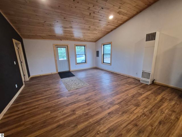 6704 Rapid City Road NW, Rapid City, MI 49676