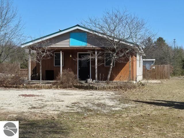 6704 Rapid City Road NW, Rapid City, MI 49676