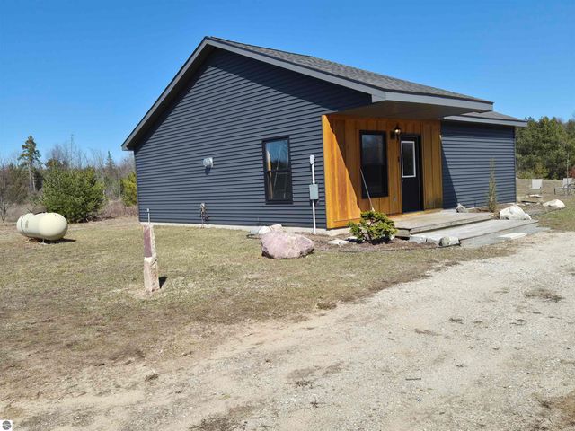 6704 Rapid City Road NW, Rapid City, MI 49676