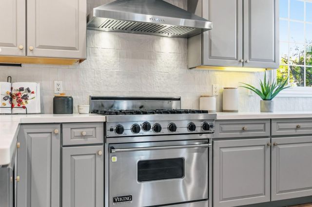 1466 Alvarado Avenue, Burlingame, CA 94010