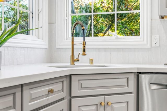 1466 Alvarado Avenue, Burlingame, CA 94010