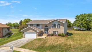 2722 Painted Leaf Court, Crown Point, IN 46307