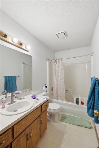 4016 AVENUE C, Council Bluffs, IA 51501