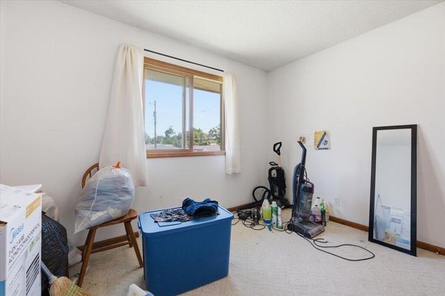 4016 AVENUE C, Council Bluffs, IA 51501