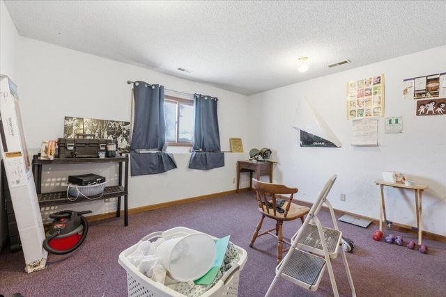 4016 AVENUE C, Council Bluffs, IA 51501