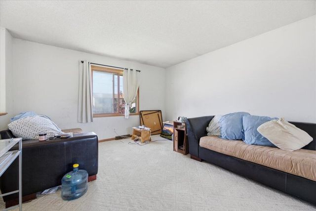 4016 AVENUE C, Council Bluffs, IA 51501