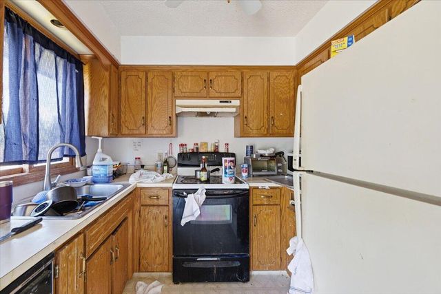 4016 AVENUE C, Council Bluffs, IA 51501