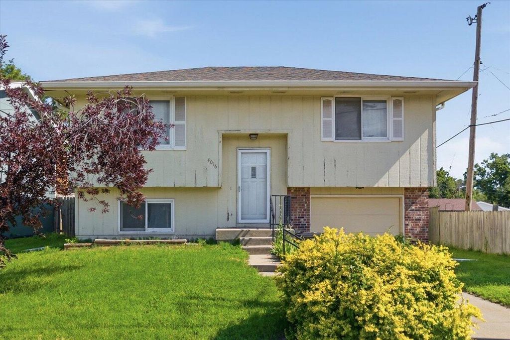 4016 AVENUE C, Council Bluffs, IA 51501