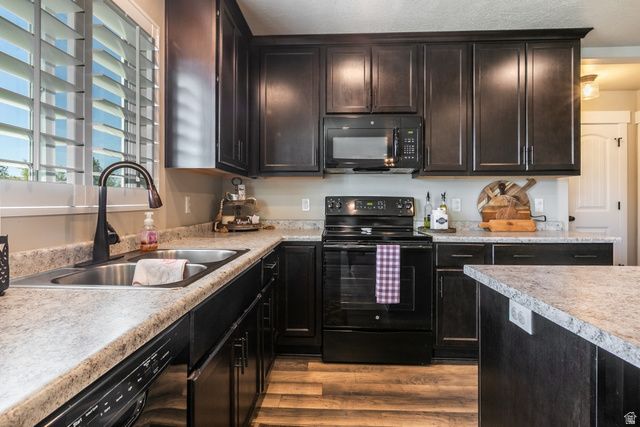 1457 W WATERFRONT DR, Syracuse, UT 84075