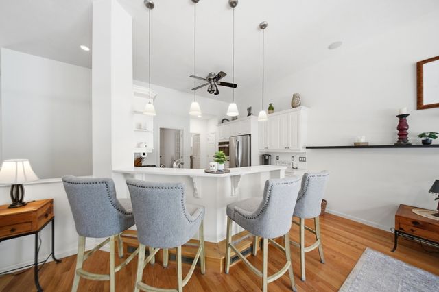 51 Forest Edge, Plymouth, MA 02360