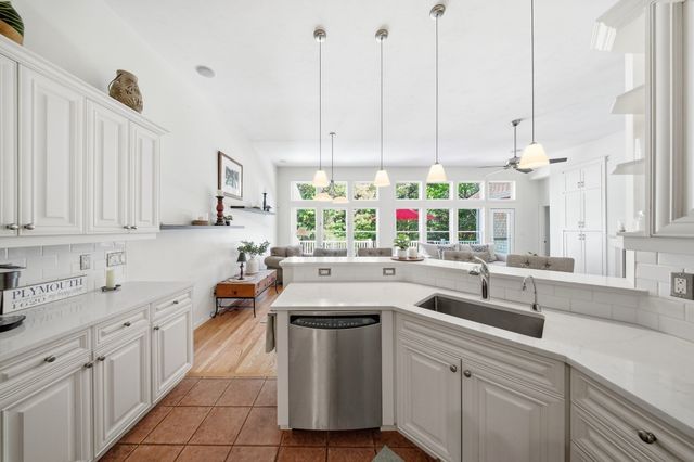 51 Forest Edge, Plymouth, MA 02360