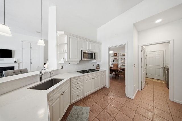 51 Forest Edge, Plymouth, MA 02360