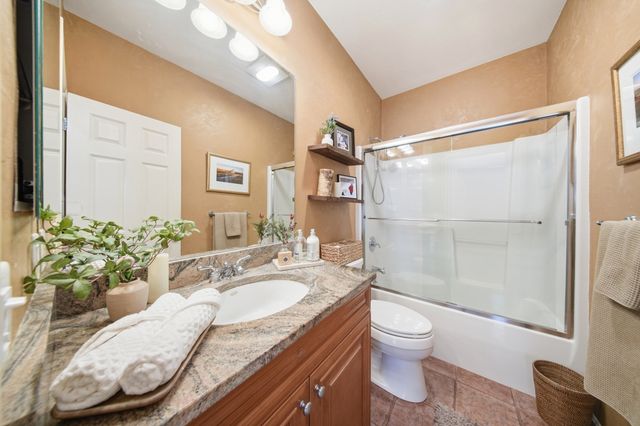 51 Forest Edge, Plymouth, MA 02360