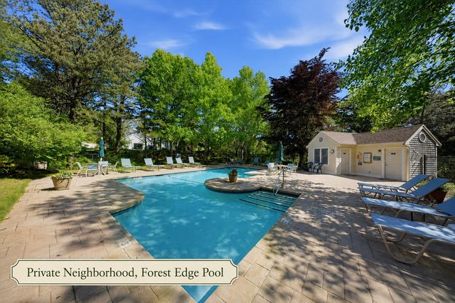 51 Forest Edge, Plymouth, MA 02360