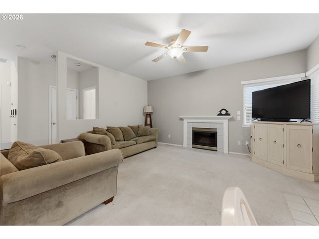 15852 Se UPMAN Way, Damascus, OR 97089