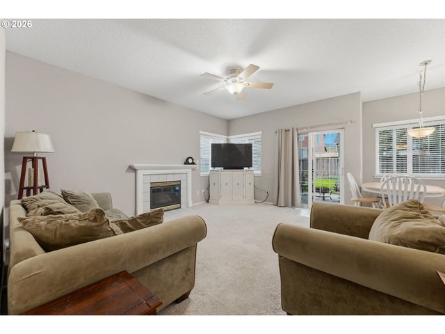 15852 Se UPMAN Way, Damascus, OR 97089