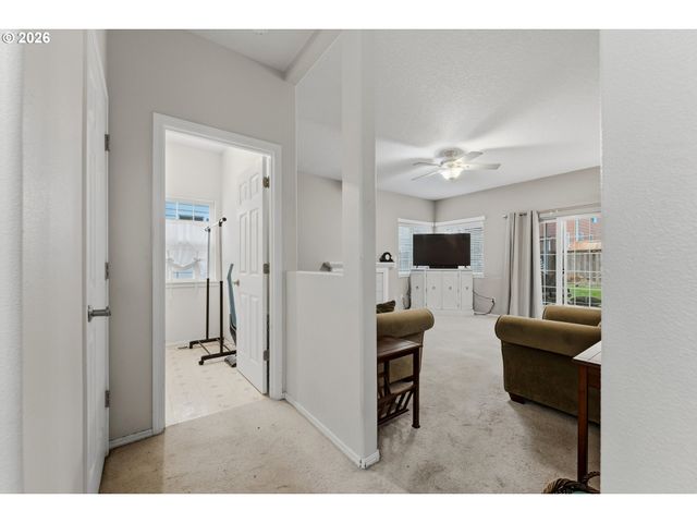 15852 Se UPMAN Way, Damascus, OR 97089