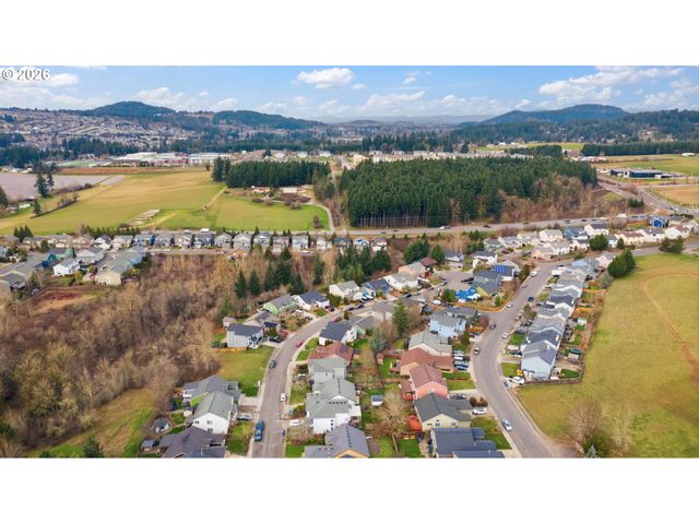 15852 Se UPMAN Way, Damascus, OR 97089