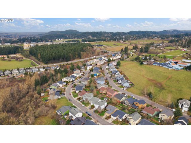 15852 Se UPMAN Way, Damascus, OR 97089