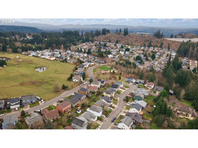 15852 Se UPMAN Way, Damascus, OR 97089