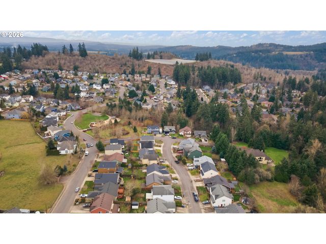 15852 Se UPMAN Way, Damascus, OR 97089