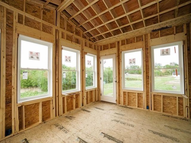 78 Island Pond Road, Derry, NH 03038