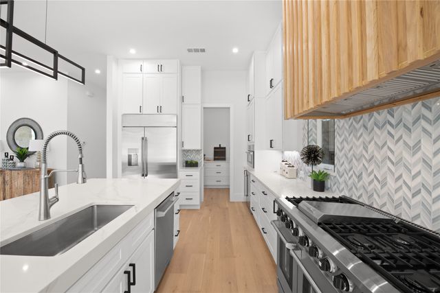 4426 Bonham Street, Dallas, TX 75229