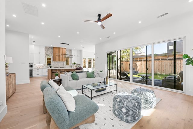 4426 Bonham Street, Dallas, TX 75229