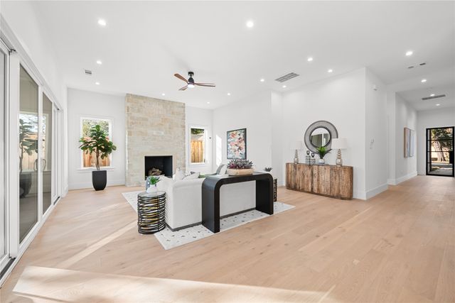 4426 Bonham Street, Dallas, TX 75229