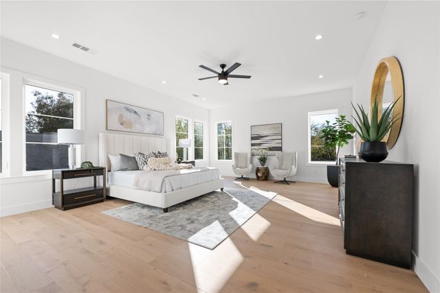 4426 Bonham Street, Dallas, TX 75229