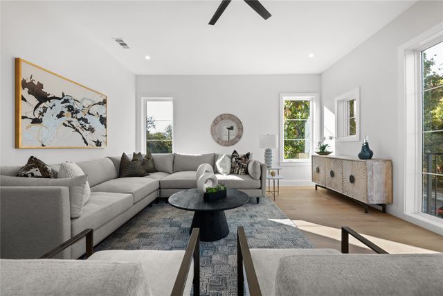 4426 Bonham Street, Dallas, TX 75229