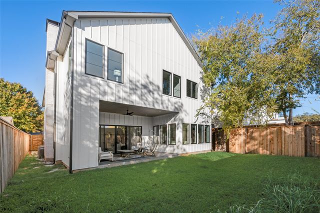 4426 Bonham Street, Dallas, TX 75229