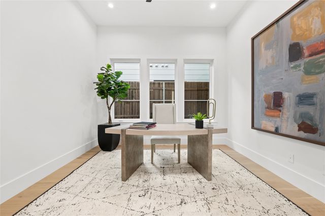 4426 Bonham Street, Dallas, TX 75229