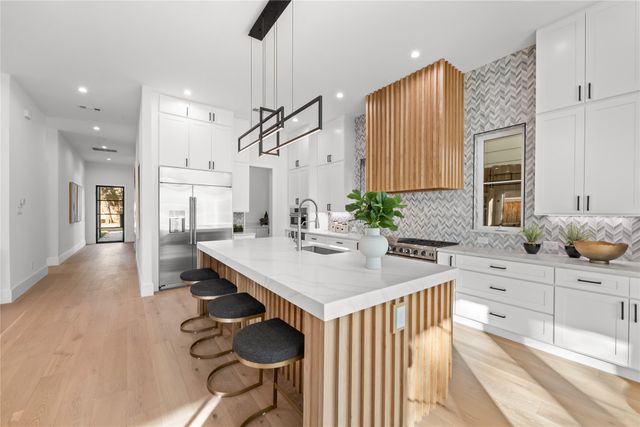 4426 Bonham Street, Dallas, TX 75229