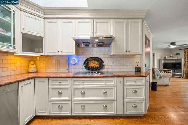 321 Apollo Way, Pleasant Hill, CA 94523