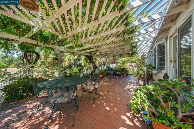 321 Apollo Way, Pleasant Hill, CA 94523