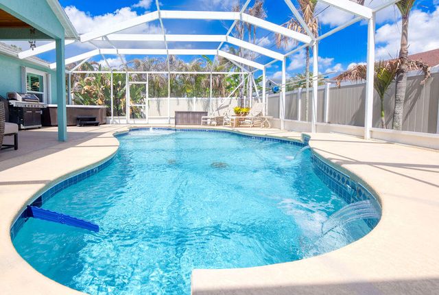 613 SE Dean Terrace, Port St. Lucie, Port St Lucie, FL 34984