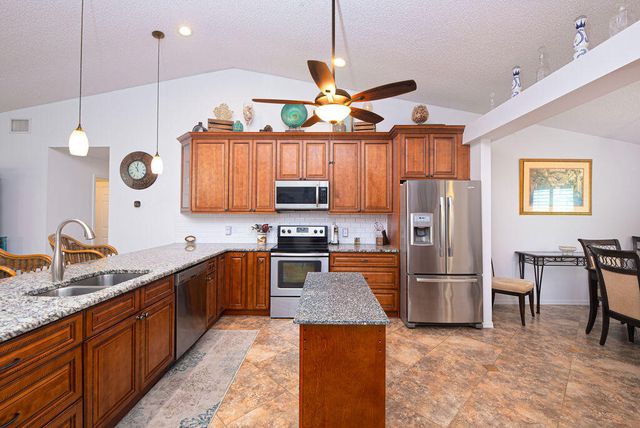 613 SE Dean Terrace, Port St. Lucie, Port St Lucie, FL 34984