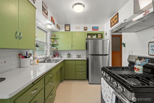 28 SW Evans Avenue, College Place, WA 99362