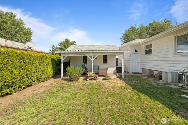 28 SW Evans Avenue, College Place, WA 99362