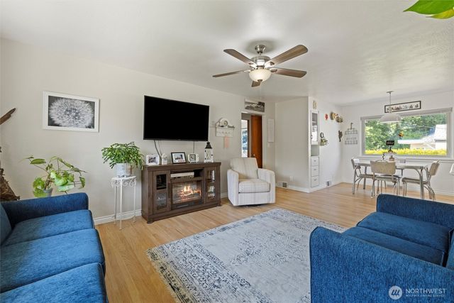 28 SW Evans Avenue, College Place, WA 99362