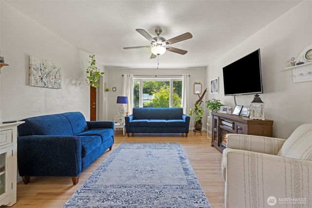 28 SW Evans Avenue, College Place, WA 99362