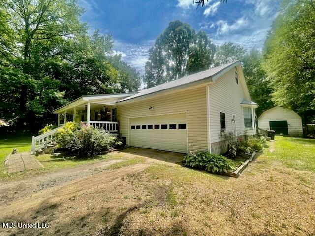 244 Meadowview Drive, Senatobia, MS 38668