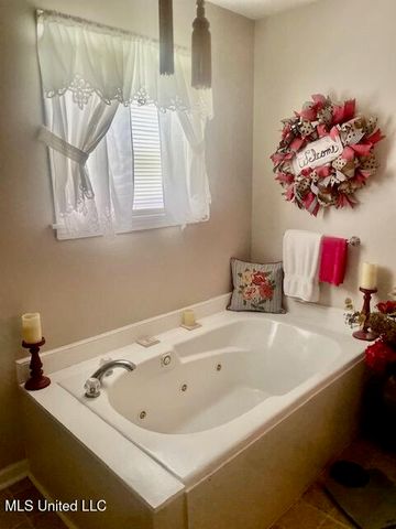 244 Meadowview Drive, Senatobia, MS 38668