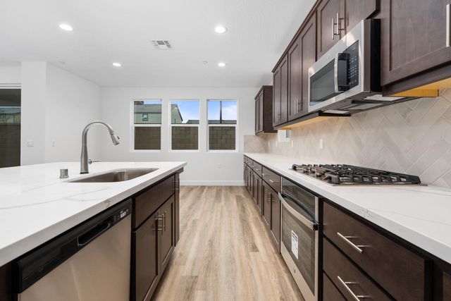 352 Huckleberry Road S, Madera, CA 93636